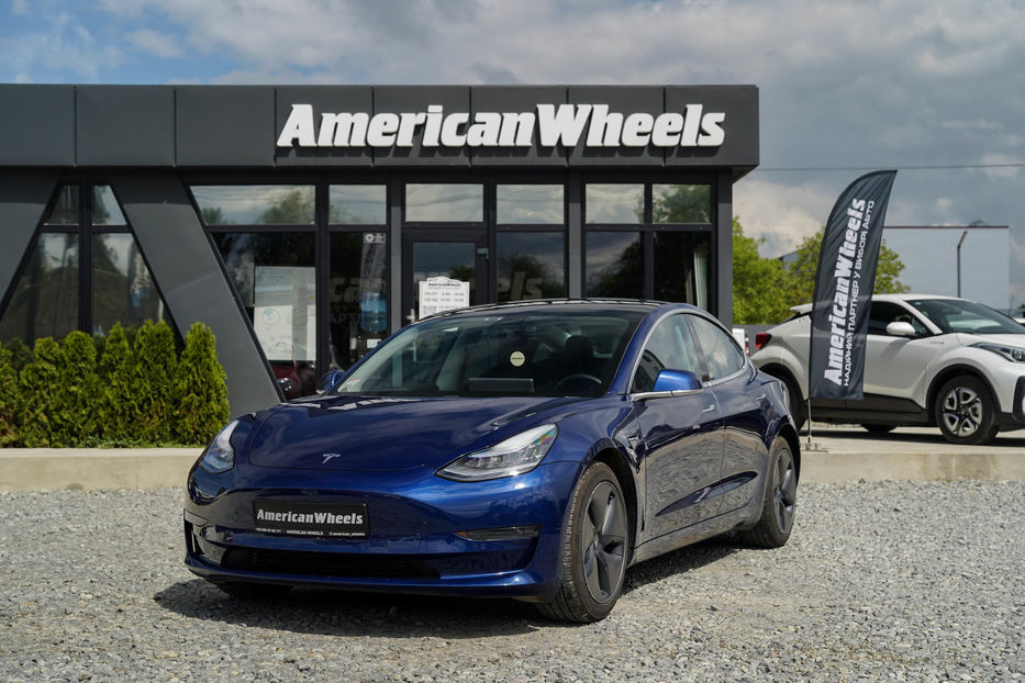Продам Tesla Model 3 Long Range Dual Motor AWD 2020 года в Черновцах