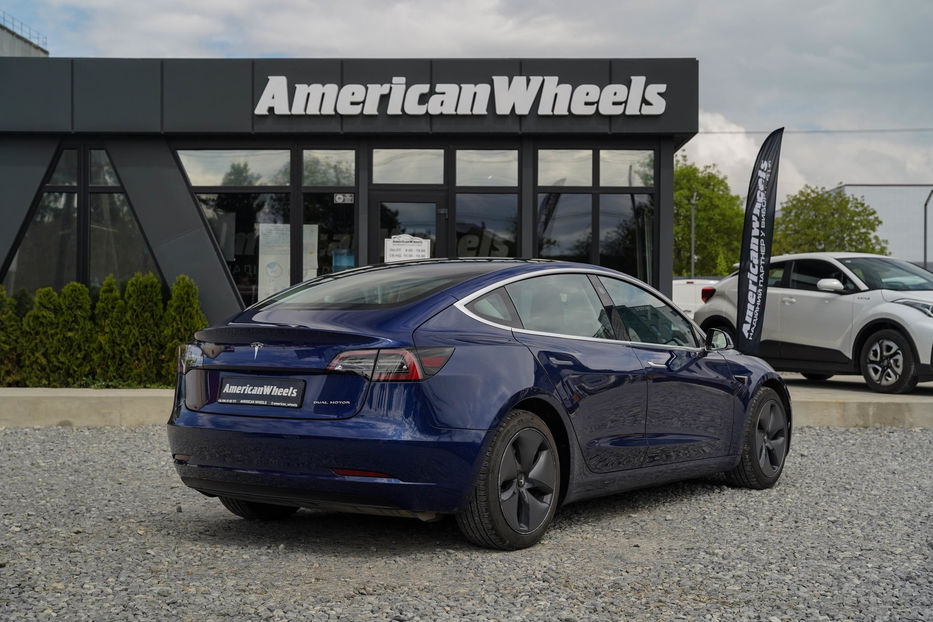 Продам Tesla Model 3 Long Range Dual Motor AWD 2020 года в Черновцах