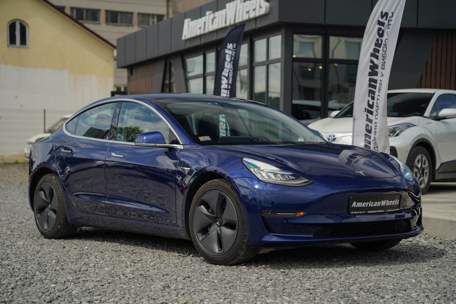 Продам Tesla Model 3 Long Range Dual Motor AWD 2020 года в Черновцах