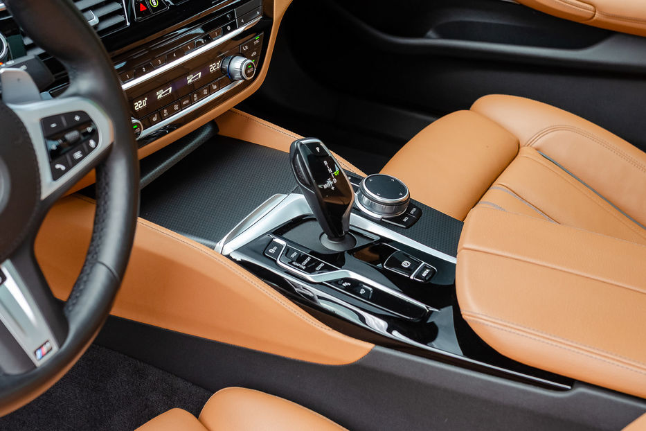 Продам BMW 550 M Xdrive 2020 года в Киеве