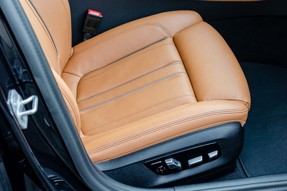 Продам BMW 550 M Xdrive 2020 года в Киеве