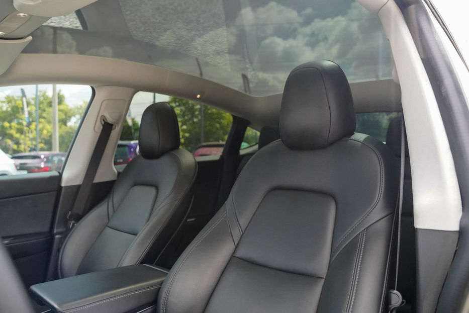 Продам Tesla Model Y Long Range Dual Motor 2020 года в Черновцах