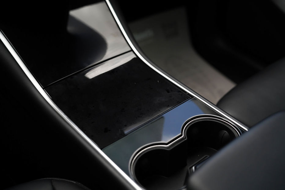 Продам Tesla Model Y Long Range Dual Motor 2020 года в Черновцах