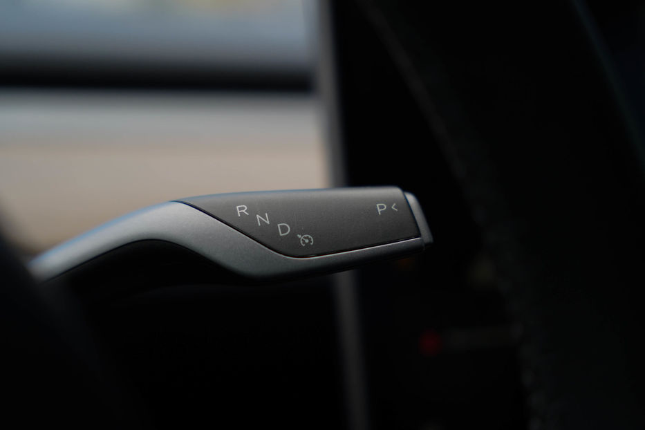 Продам Tesla Model Y Long Range Dual Motor 2020 года в Черновцах