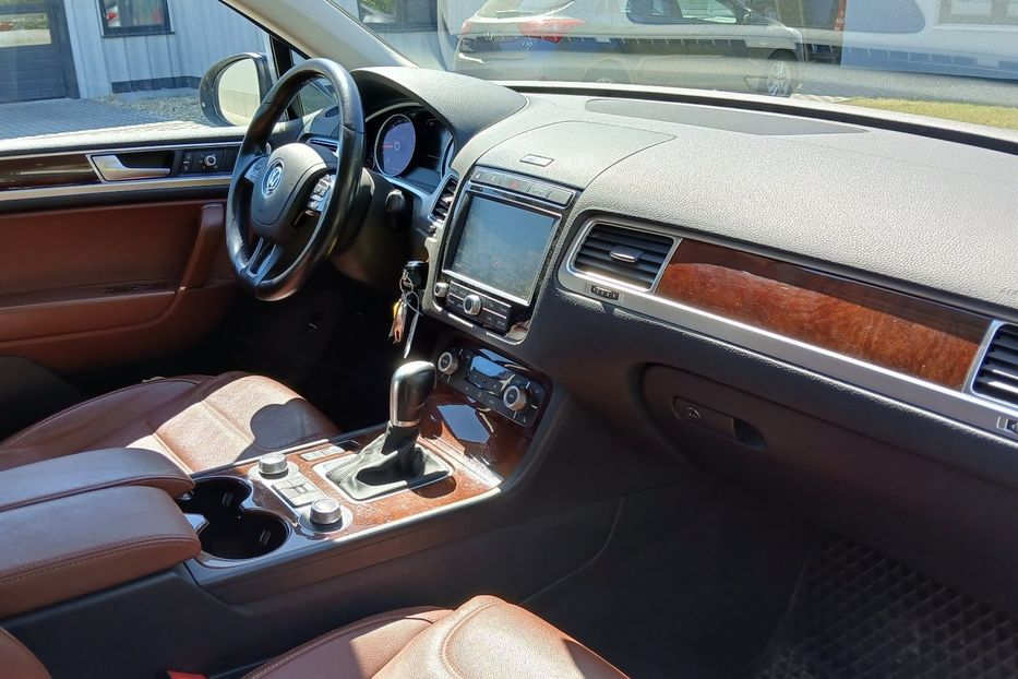 Продам Volkswagen Touareg v4045 2015 года в Луцке