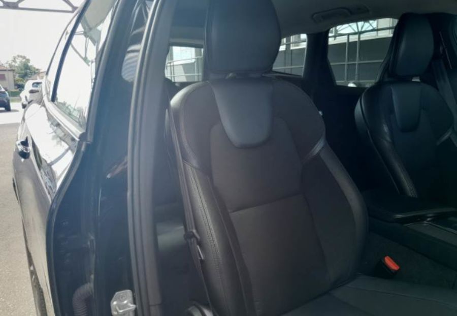 Продам Volvo XC60 GEARTR 140kw v5187 2019 года в Луцке
