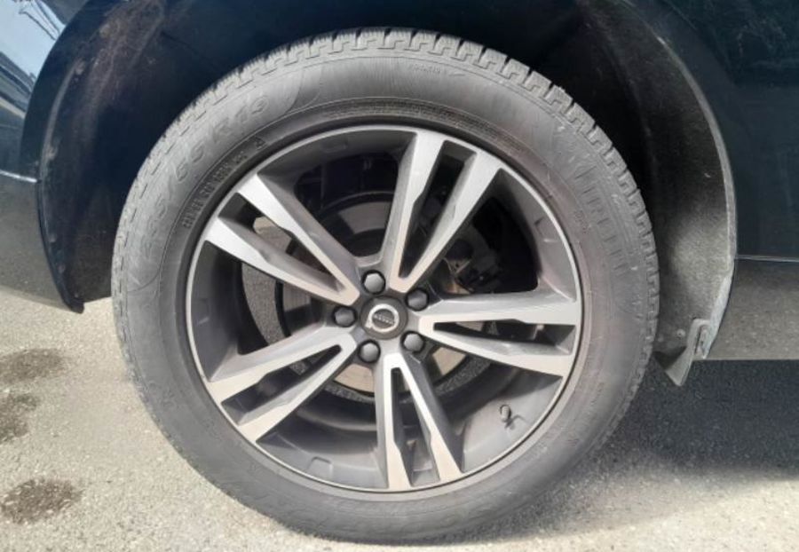 Продам Volvo XC60 GEARTR 140kw v5187 2019 года в Луцке