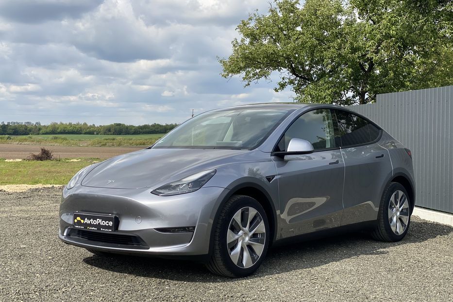 Продам Tesla Model Y 2023 года в Луцке