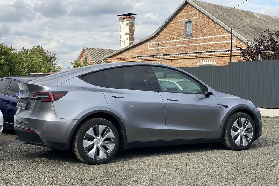 Продам Tesla Model Y 2023 года в Луцке