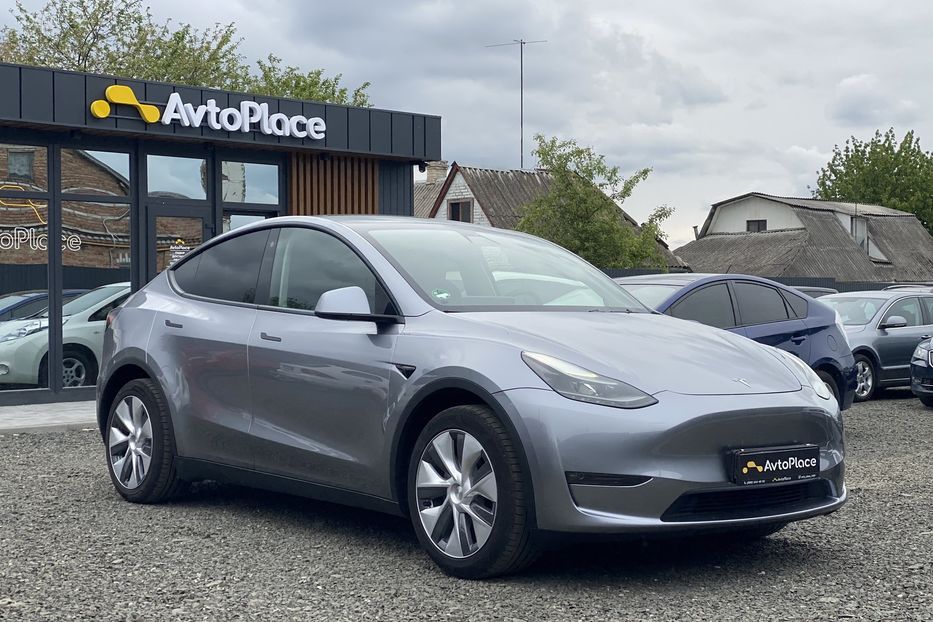 Продам Tesla Model Y 2023 года в Луцке