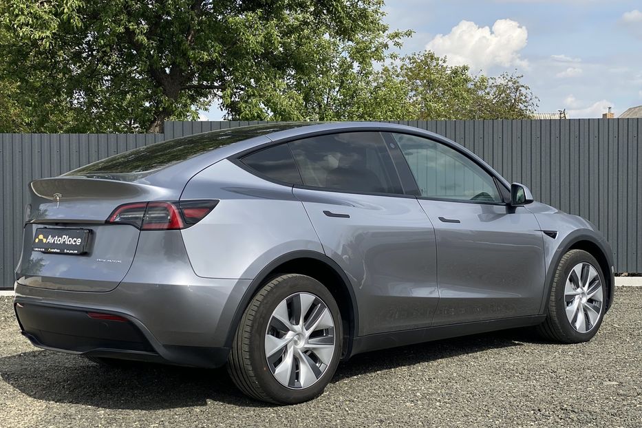 Продам Tesla Model Y 2023 года в Луцке