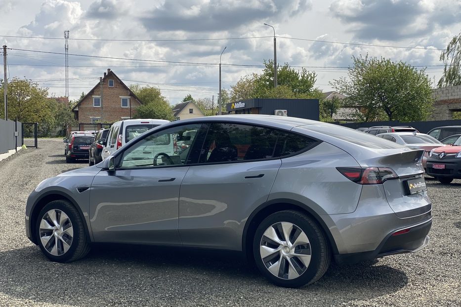 Продам Tesla Model Y 2023 года в Луцке