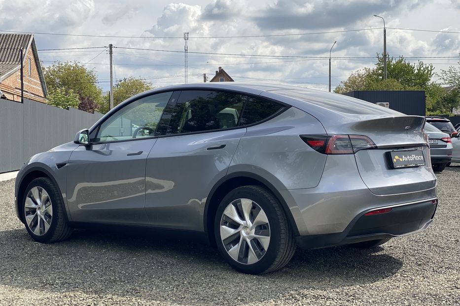 Продам Tesla Model Y 2023 года в Луцке