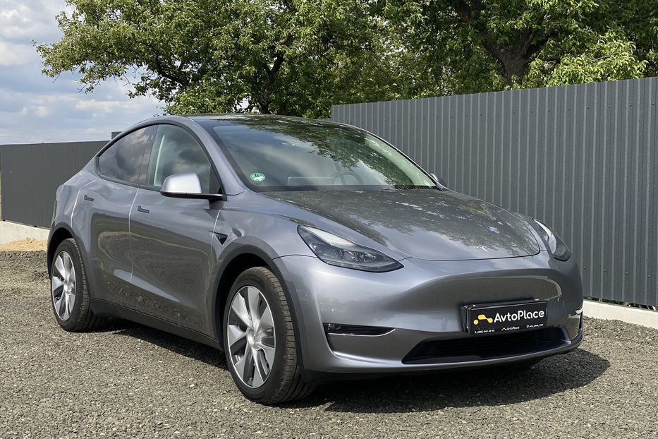 Продам Tesla Model Y 2023 года в Луцке