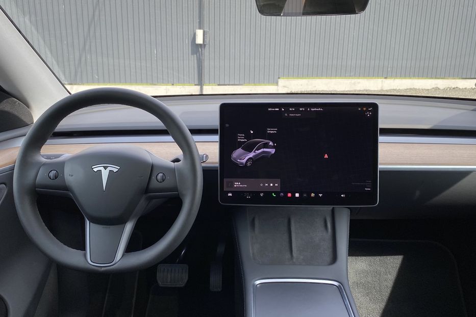 Продам Tesla Model Y 2023 года в Луцке
