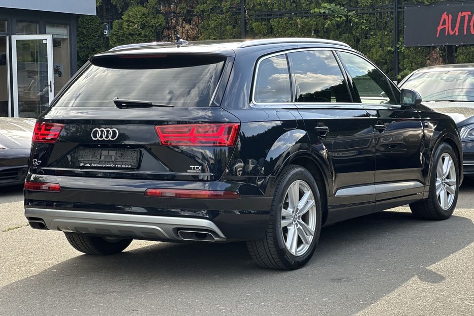 Продам Audi Q7 S-line 2017 года в Киеве