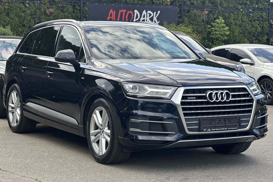 Продам Audi Q7 S-line 2017 года в Киеве