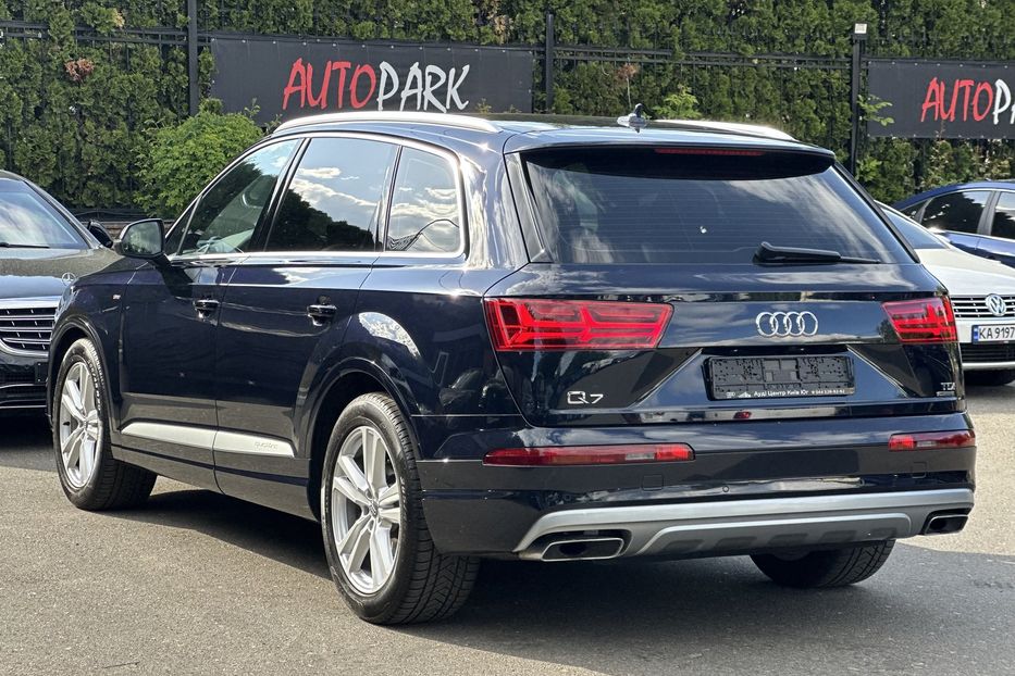 Продам Audi Q7 S-line 2017 года в Киеве