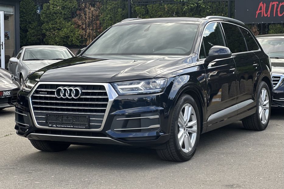 Продам Audi Q7 S-line 2017 года в Киеве
