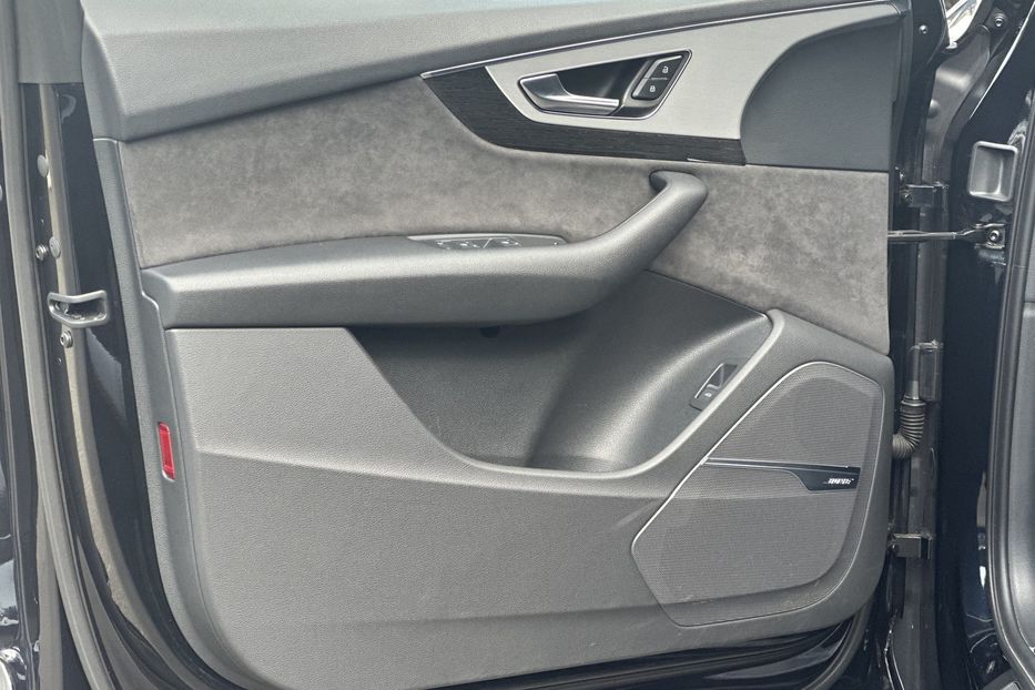 Продам Audi Q7 S-line 2017 года в Киеве