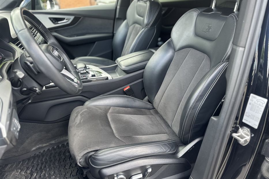 Продам Audi Q7 S-line 2017 года в Киеве