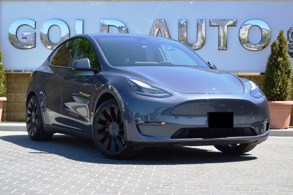 Продам Tesla Model Y Performance 2023 года в Одессе