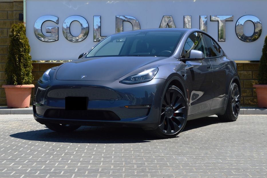 Продам Tesla Model Y Performance 2023 года в Одессе