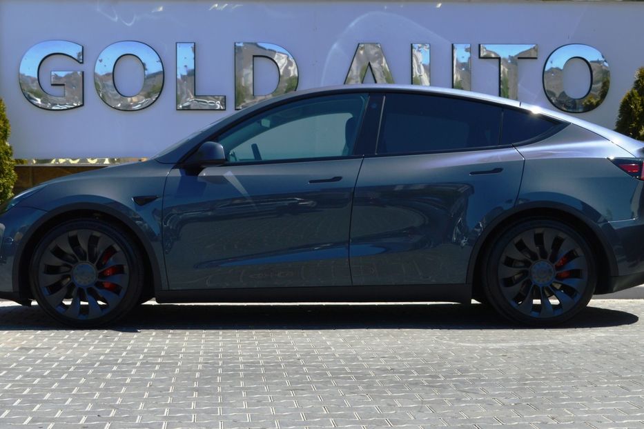 Продам Tesla Model Y Performance 2023 года в Одессе