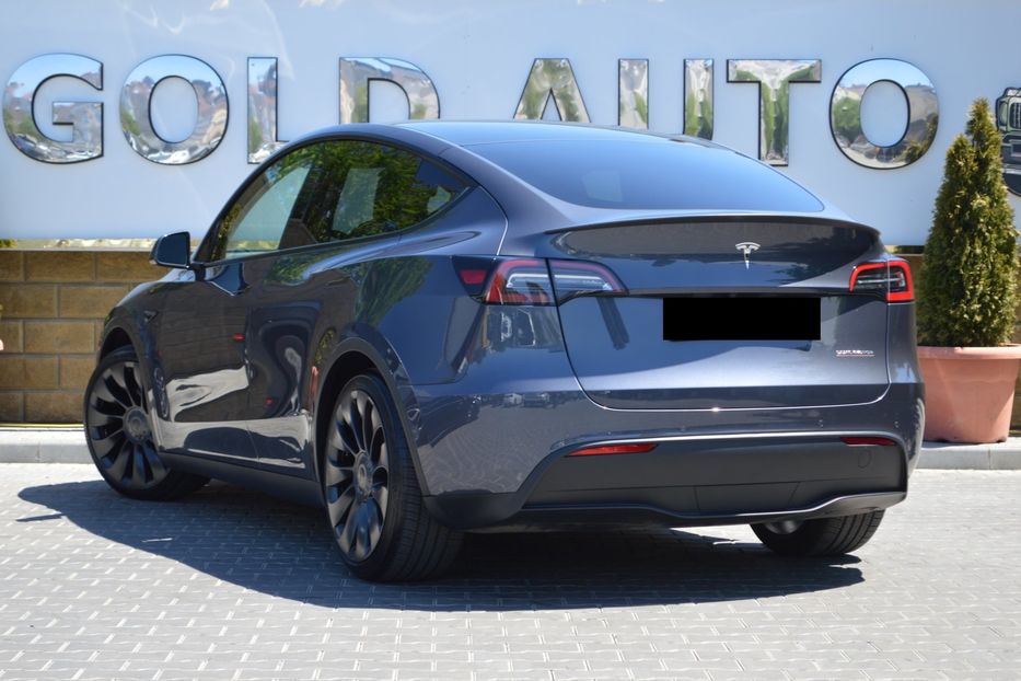 Продам Tesla Model Y Performance 2023 года в Одессе