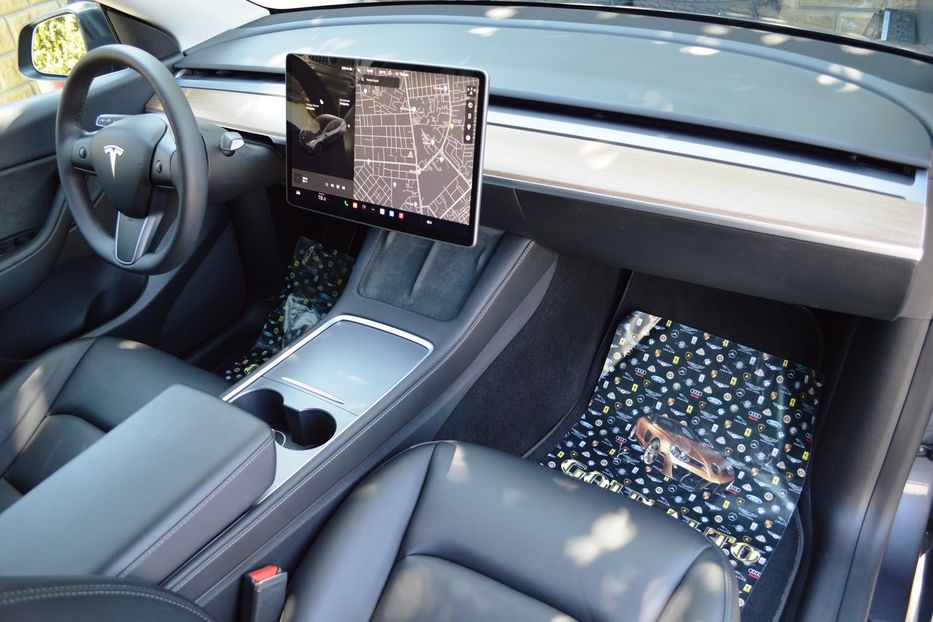 Продам Tesla Model Y Performance 2023 года в Одессе