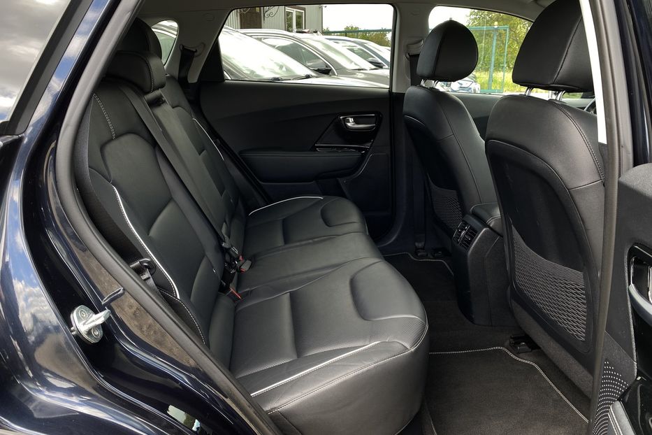 Продам Kia Niro 64kWhМакс.комплектаціяPrestige 2020 года в Львове