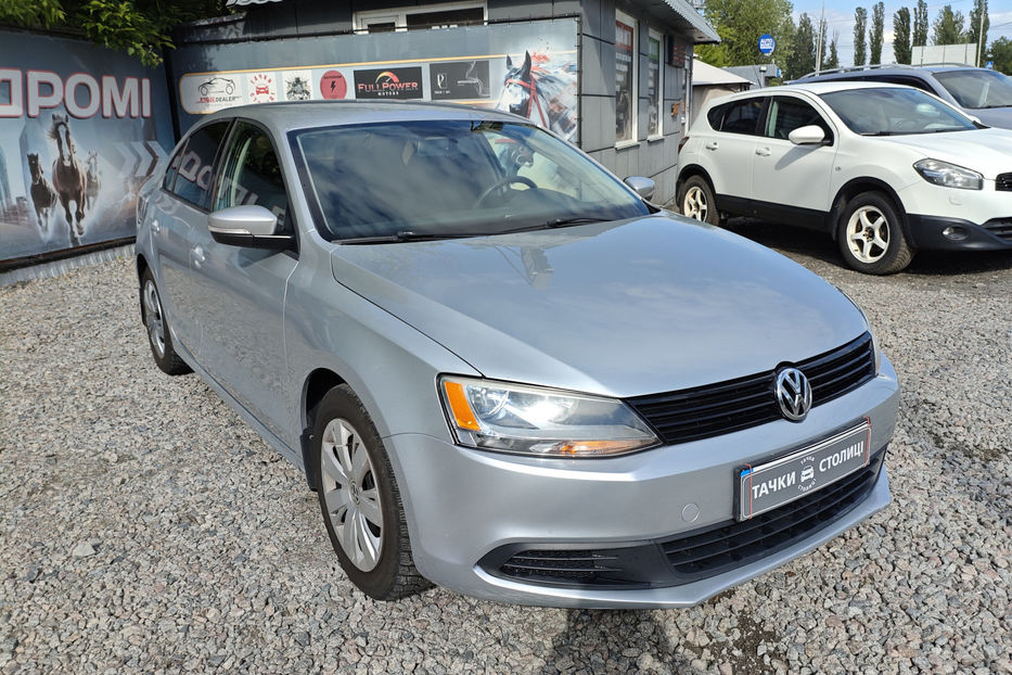 Продам Volkswagen Jetta 2014 года в Киеве