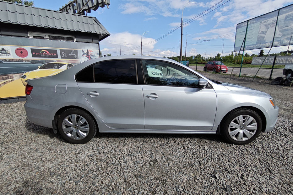 Продам Volkswagen Jetta 2014 года в Киеве