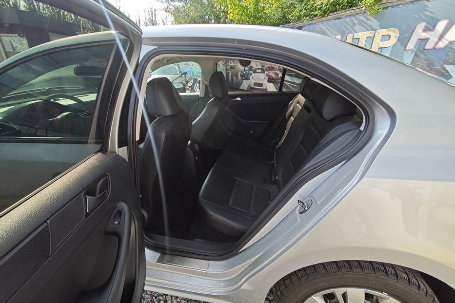 Продам Volkswagen Jetta 2014 года в Киеве