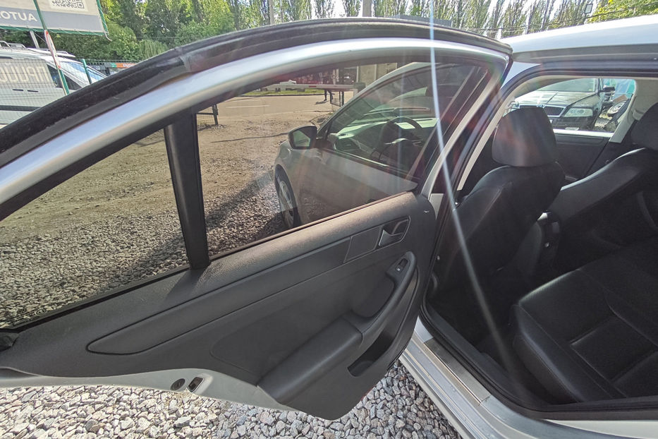 Продам Volkswagen Jetta 2014 года в Киеве