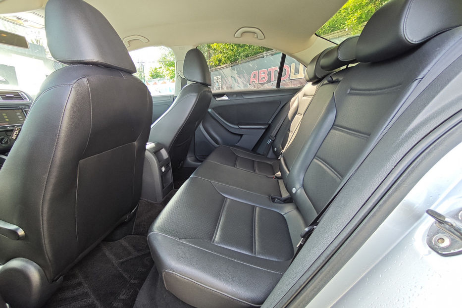 Продам Volkswagen Jetta 2014 года в Киеве