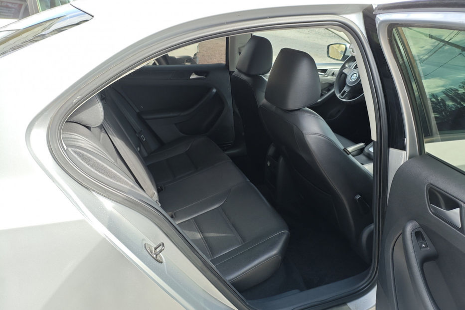 Продам Volkswagen Jetta 2014 года в Киеве