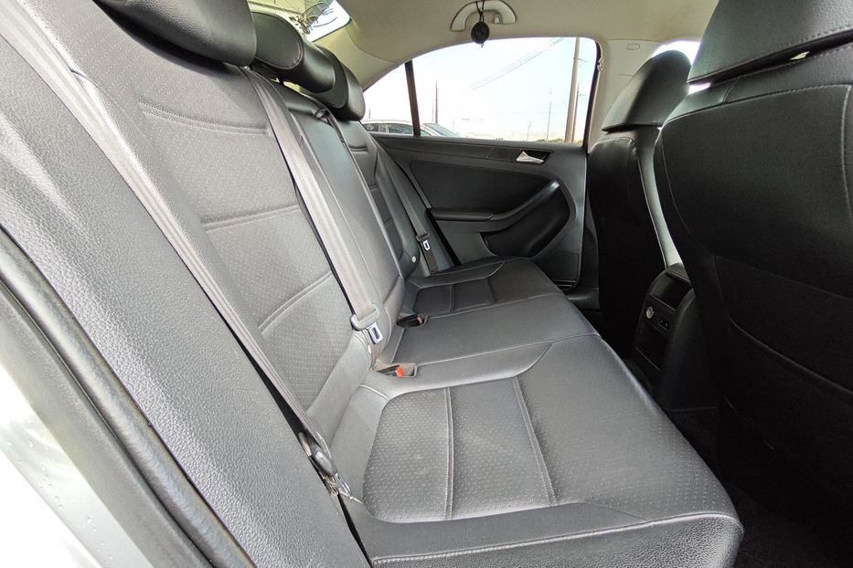 Продам Volkswagen Jetta 2014 года в Киеве
