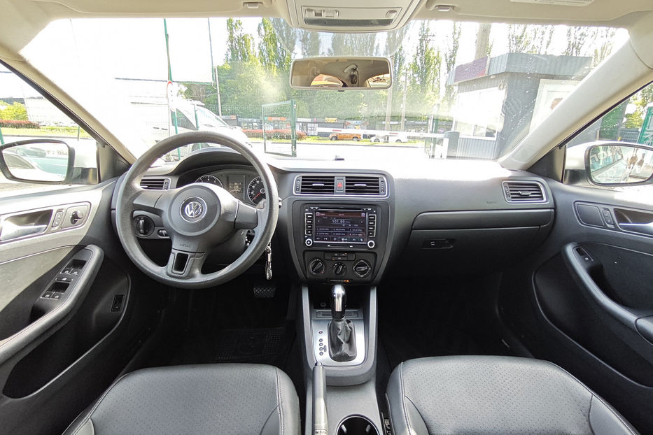 Продам Volkswagen Jetta 2014 года в Киеве