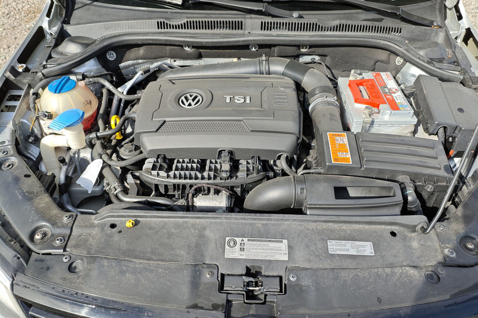 Продам Volkswagen Jetta 2014 года в Киеве