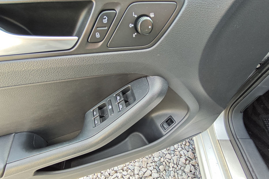 Продам Volkswagen Jetta 2014 года в Киеве