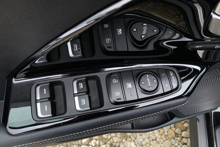 Продам Kia Niro 64kWhМакс.комплектаціяPrestige 2021 года в Львове