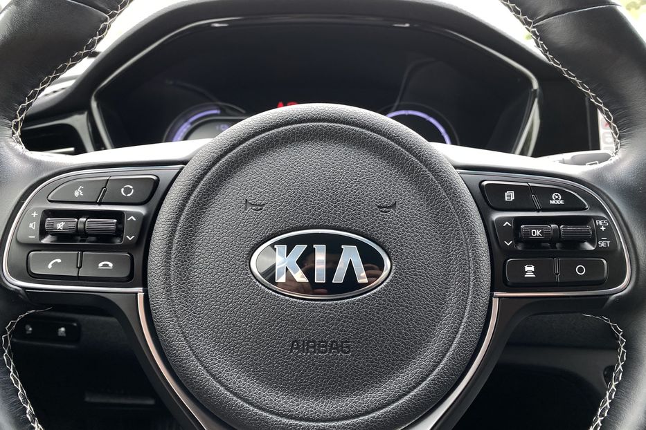Продам Kia Niro 64kWhМакс.комплектаціяPrestige 2021 года в Львове