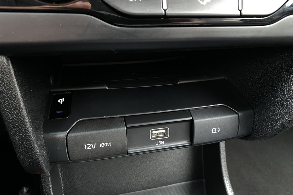 Продам Kia Niro 64kWhМакс.комплектаціяPrestige 2021 года в Львове