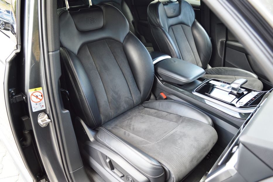 Продам Audi Q7 Sline 2020 года в Одессе