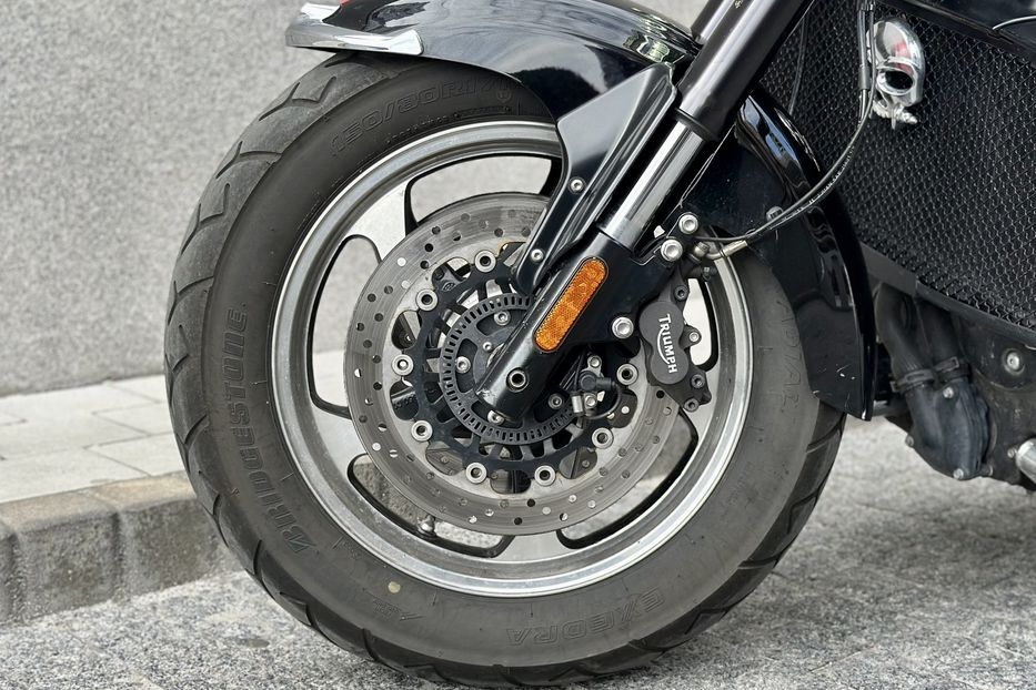Продам Triumph Rocket III Roadster 2016 года в Киеве