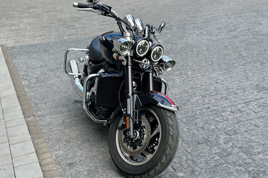 Продам Triumph Rocket III Roadster 2016 года в Киеве