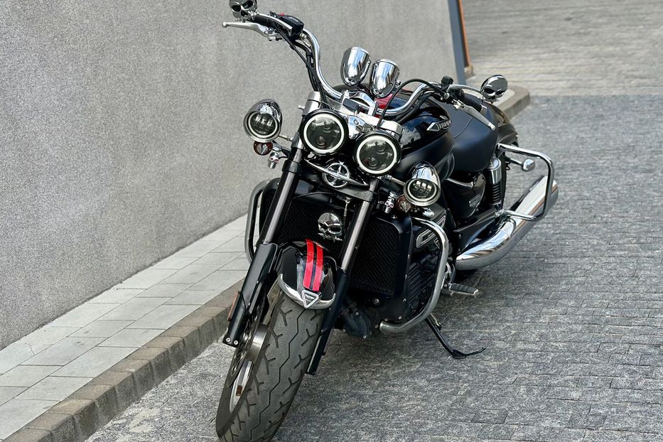 Продам Triumph Rocket III Roadster 2016 года в Киеве