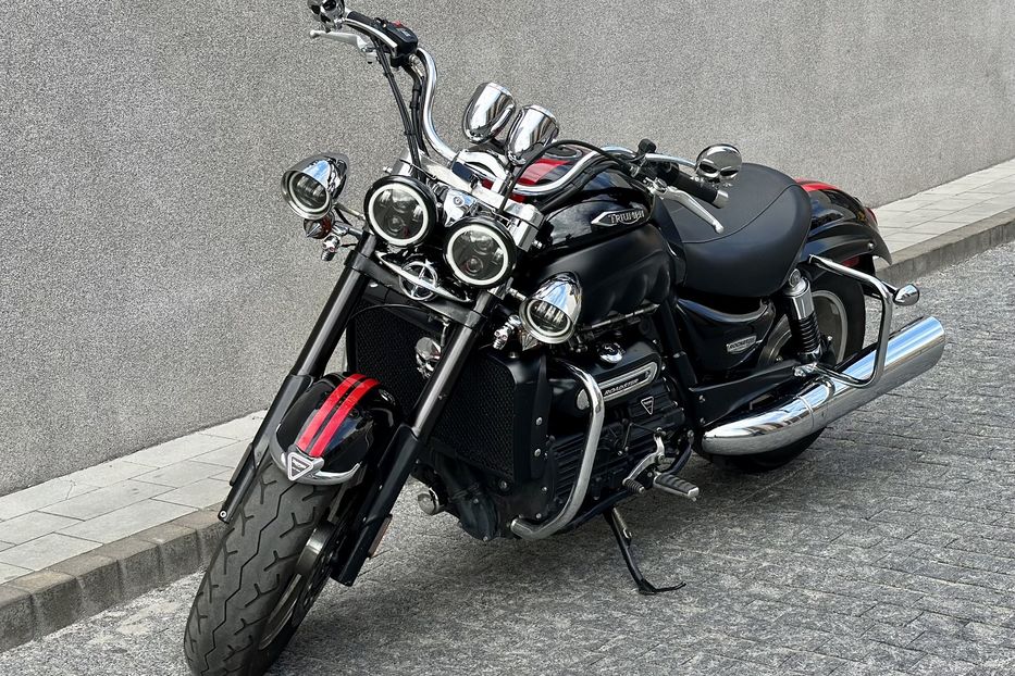 Продам Triumph Rocket III Roadster 2016 года в Киеве