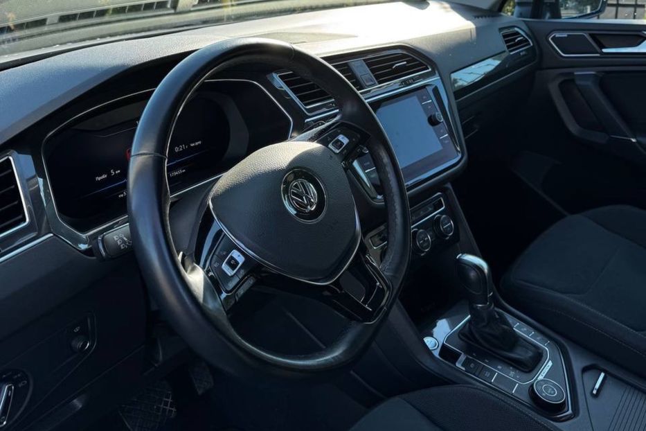 Продам Volkswagen Tiguan 2.0TDI Макс.комплектація 2019 года в Львове